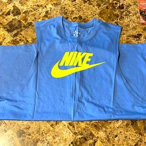 NWT Loosefit Nike Tank ✨